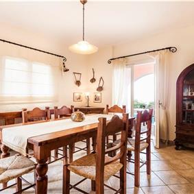 3 bedroom villa with pool & sea & mountain views, Episkepsi, sleeps 7